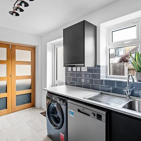 Stylish 2 Bed Bungalow In East Ham, Close To Excel London Exterior photo