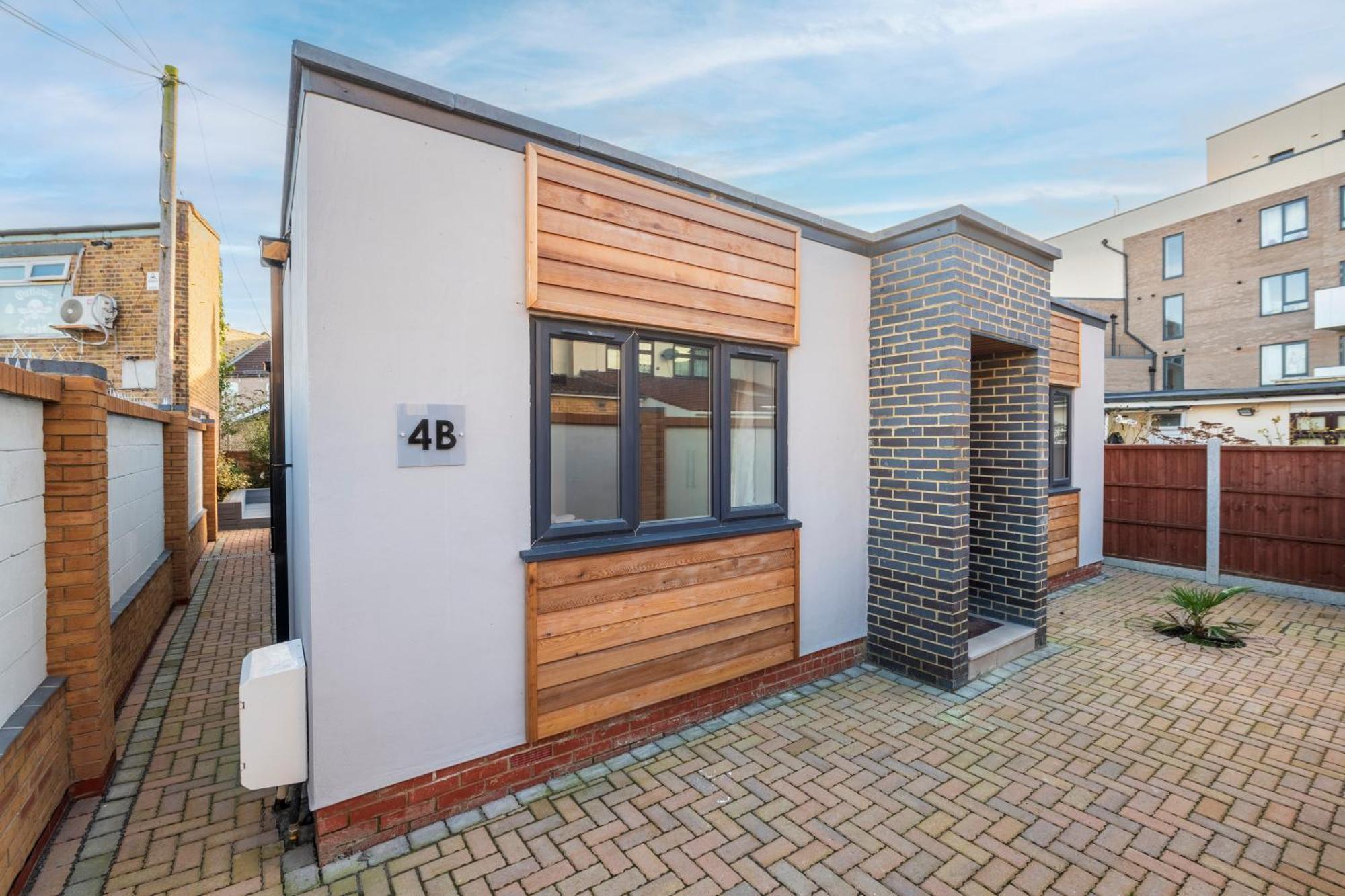 Апартаменты Stylish 2 Bed In East Ham, Close To Excel Лондон