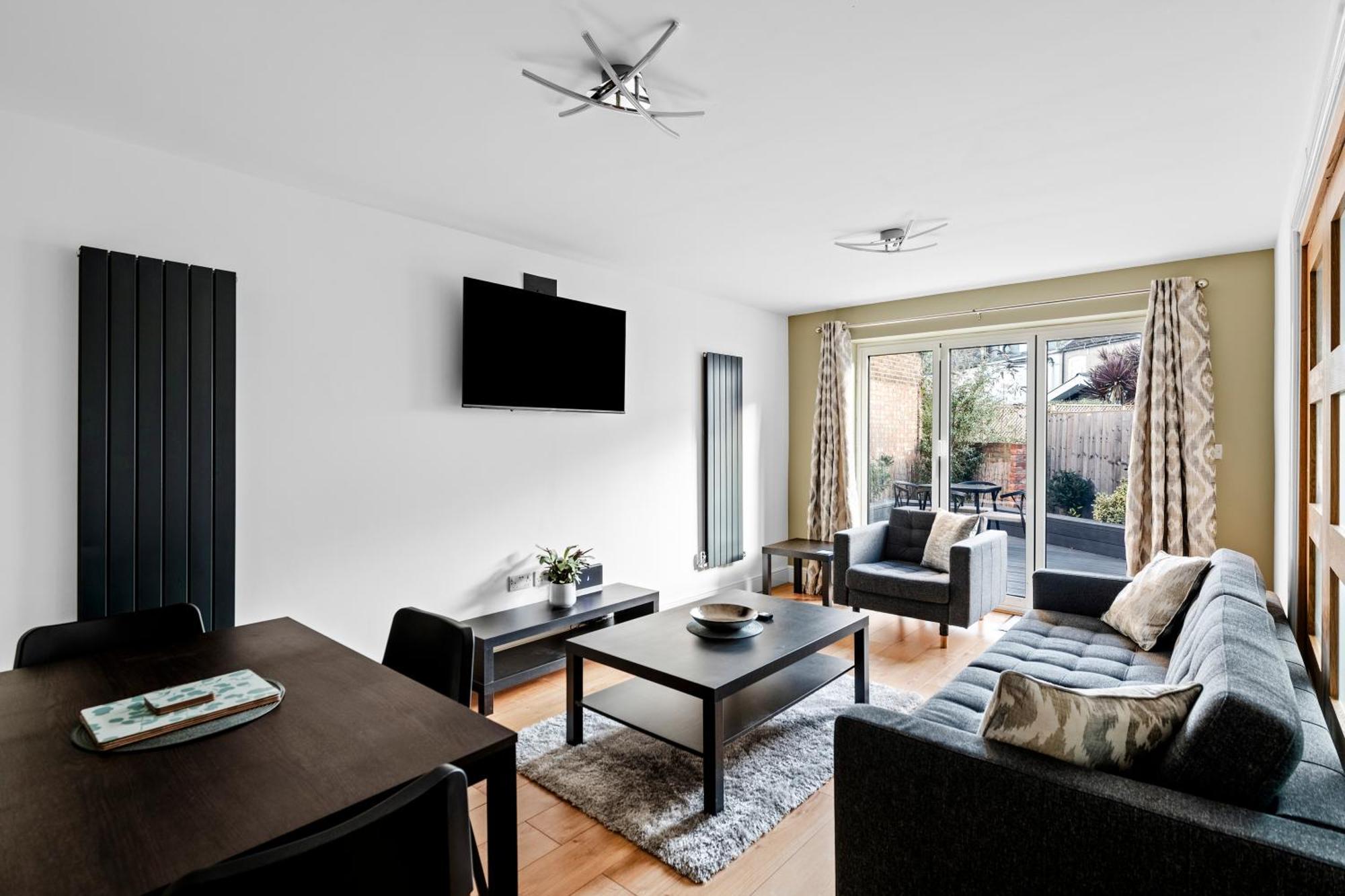 Stylish 2 Bed In East Ham, Close To Excel Апартаменты *