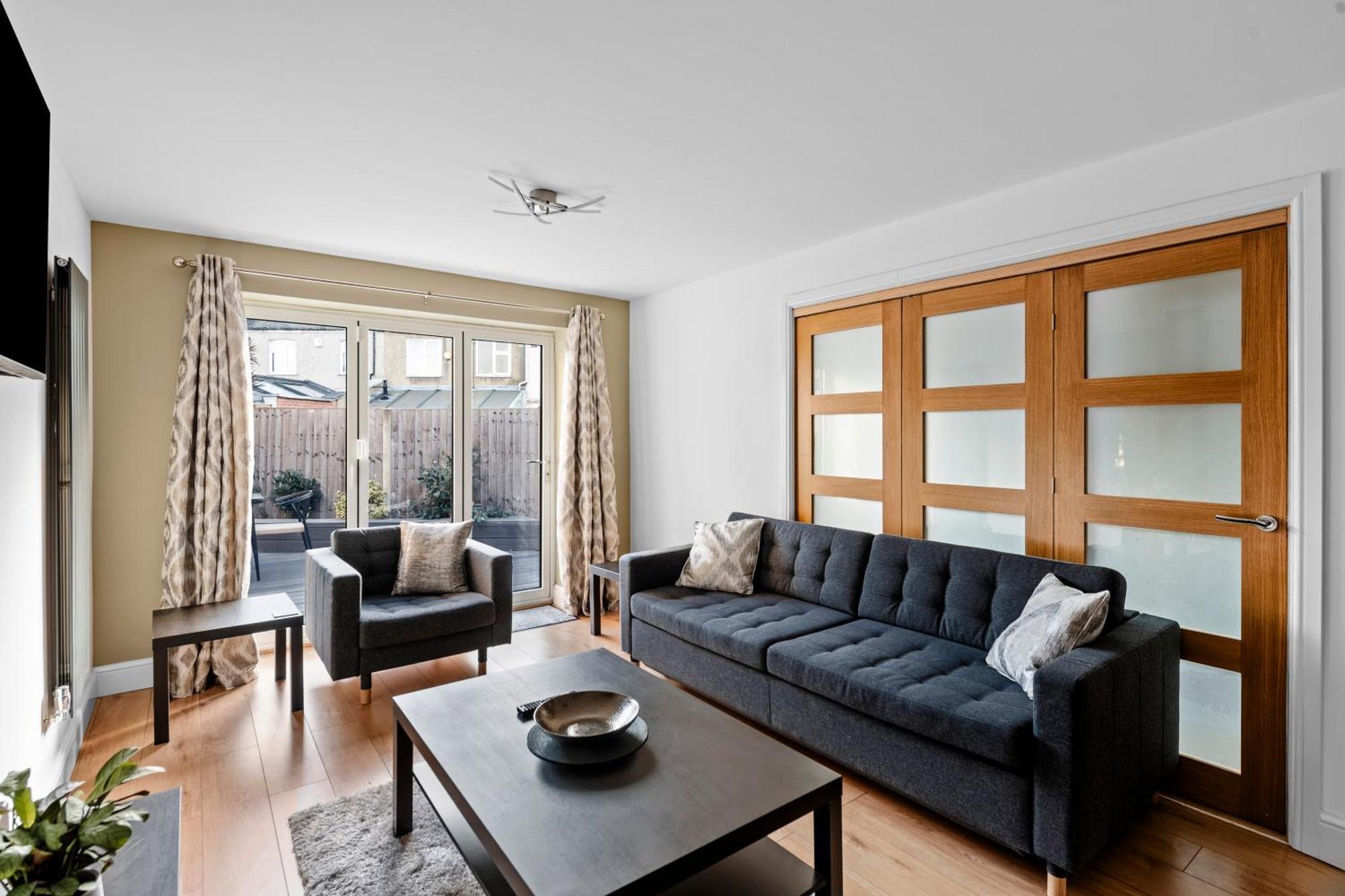 Апартаменты Stylish 2 Bed In East Ham, Close To Excel Лондон