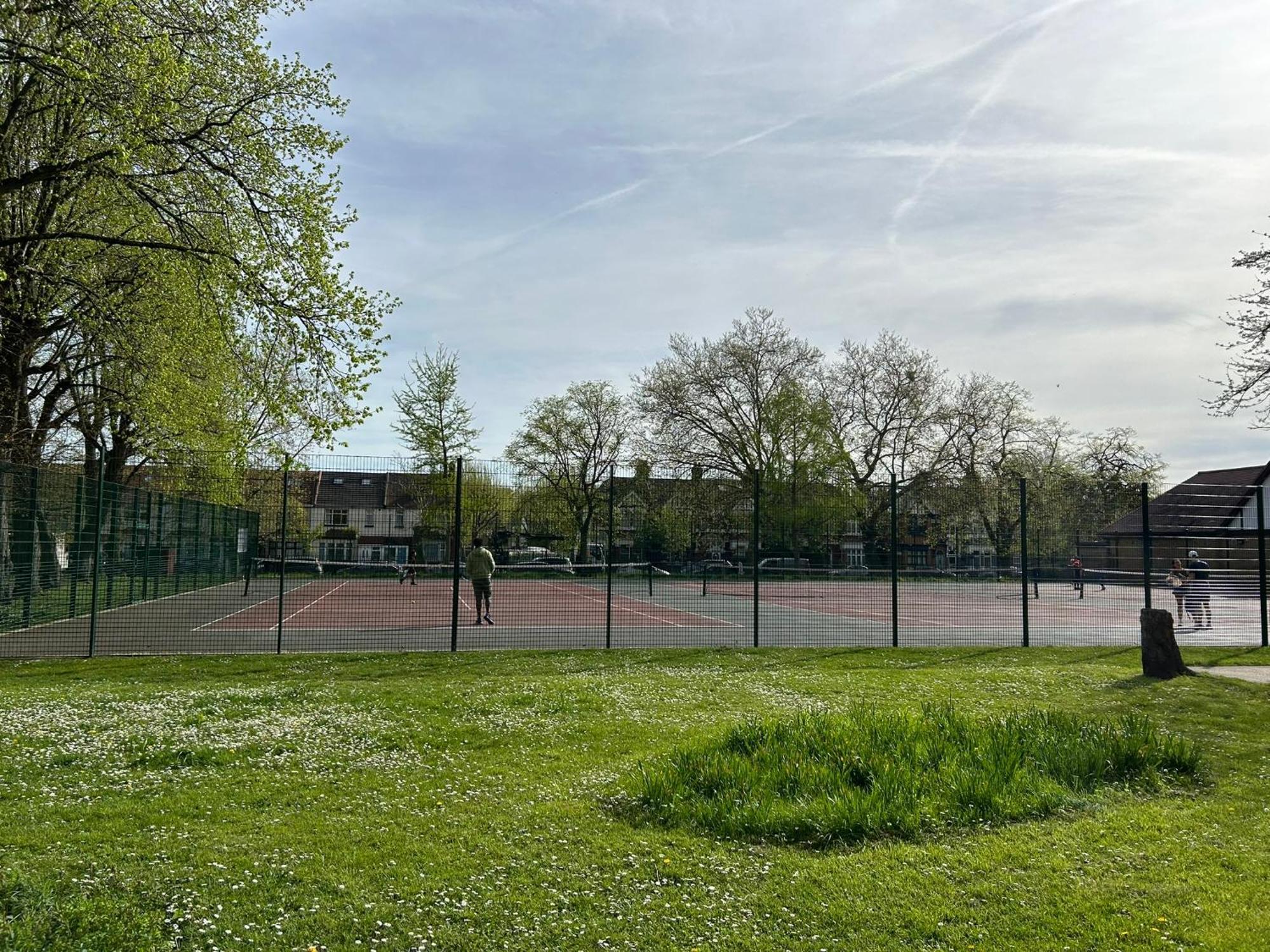 Апартаменты Stylish 2 Bed In East Ham, Close To Excel Лондон